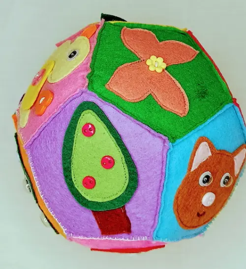 Bola Interativa em Feltro - Brinquedo Lúdico