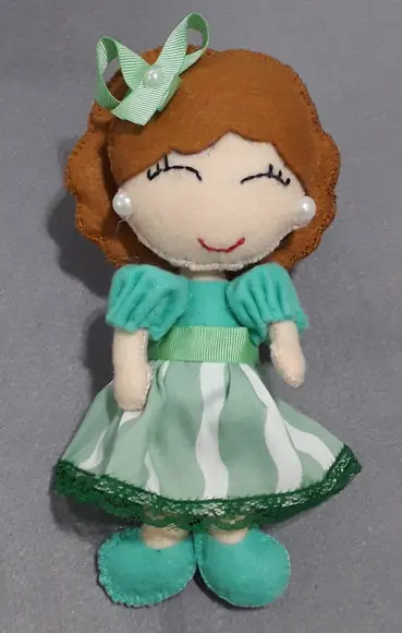 Boneca Alice em feltro