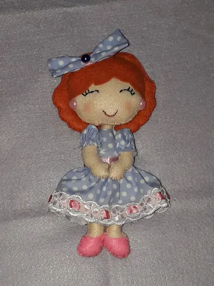 Boneca Alice em feltro