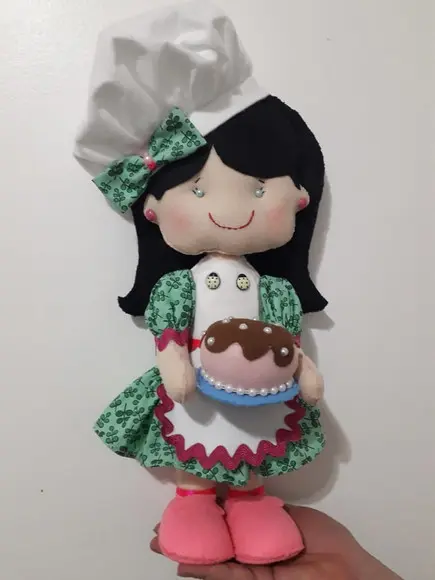 Boneca Confeiteira em Feltro - 44 cm