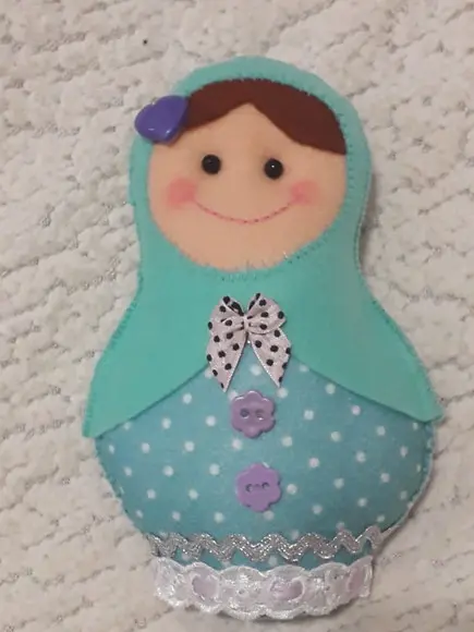 Boneca Matrioska em Feltro 18 cm - Cor Verde