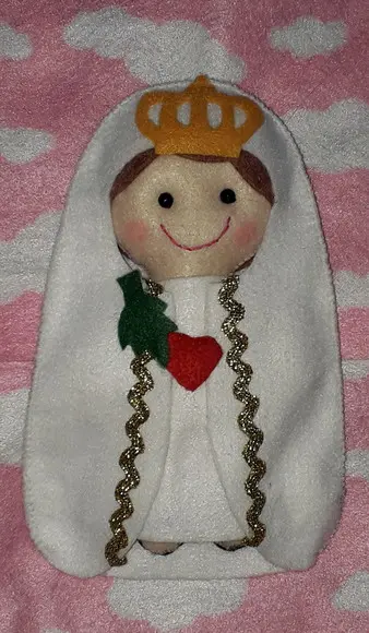 Boneca Nossa Senhora de Fátima em Feltro