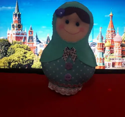 Boneca Matrioska em Feltro 18 cm - Cor Verde