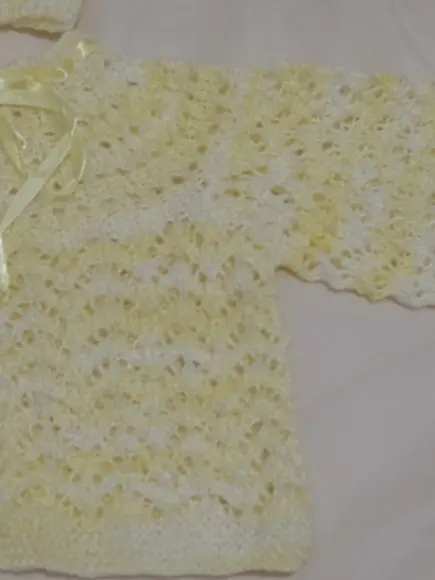 Casaquinho e Gorro Mescla Amarelo de Tricô Fio Bambino