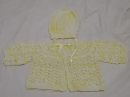 Casaquinho e Gorro Mescla Amarelo de Tricô Fio Bambino