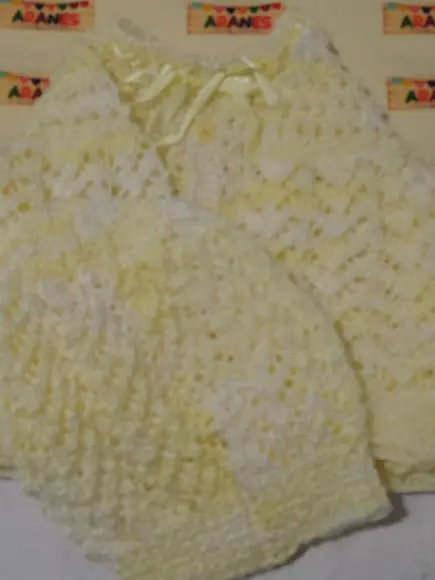 Casaquinho e Gorro Mescla Amarelo de Tricô Fio Bambino