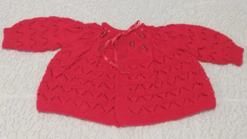 Casaquinho, Sapatinhos e Gorro Vermelho Lã Carinho