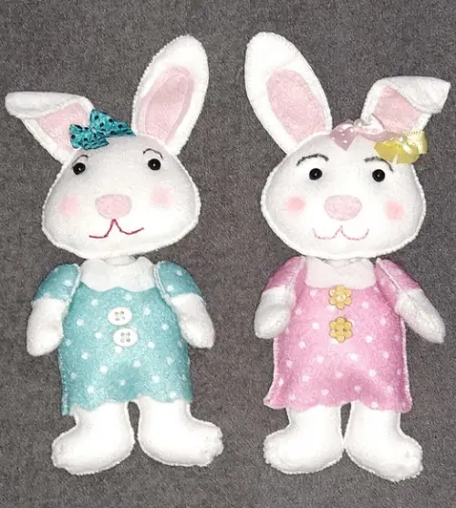 Coelhinhos em Feltro - 20 cm