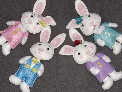 Coelhinhos em Feltro - 20 cm