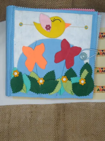 Quiet Book Borboletas - Livro Sensorial