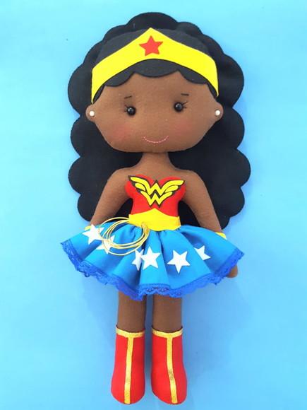 Mulher Maravilha Negra Feltro