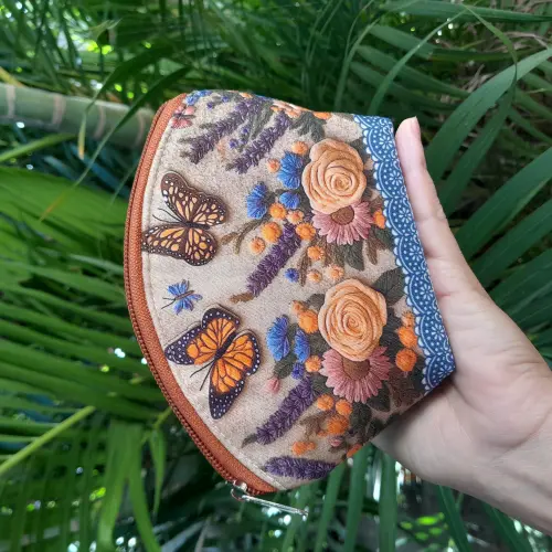 Necessaire básica pequena