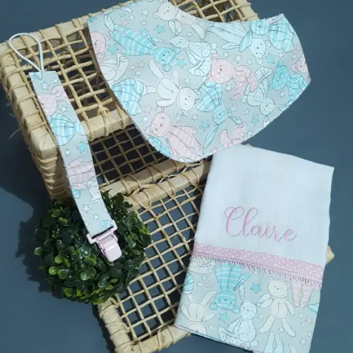 Kit para Bebê com Nome Bordado