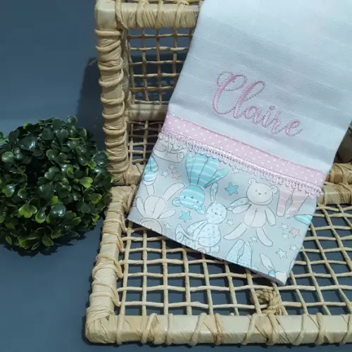 Kit para Bebê com Nome Bordado