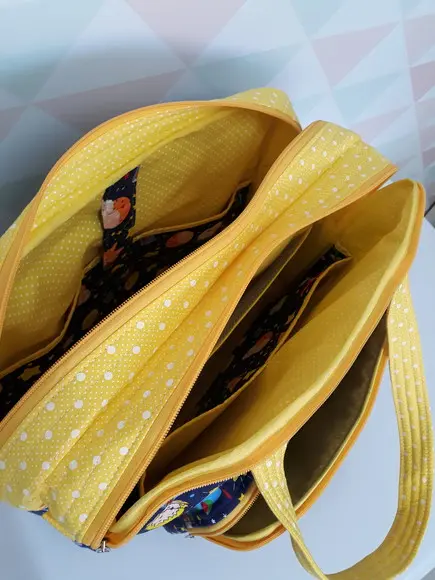 Bolsa Professora Raposa com Divisões