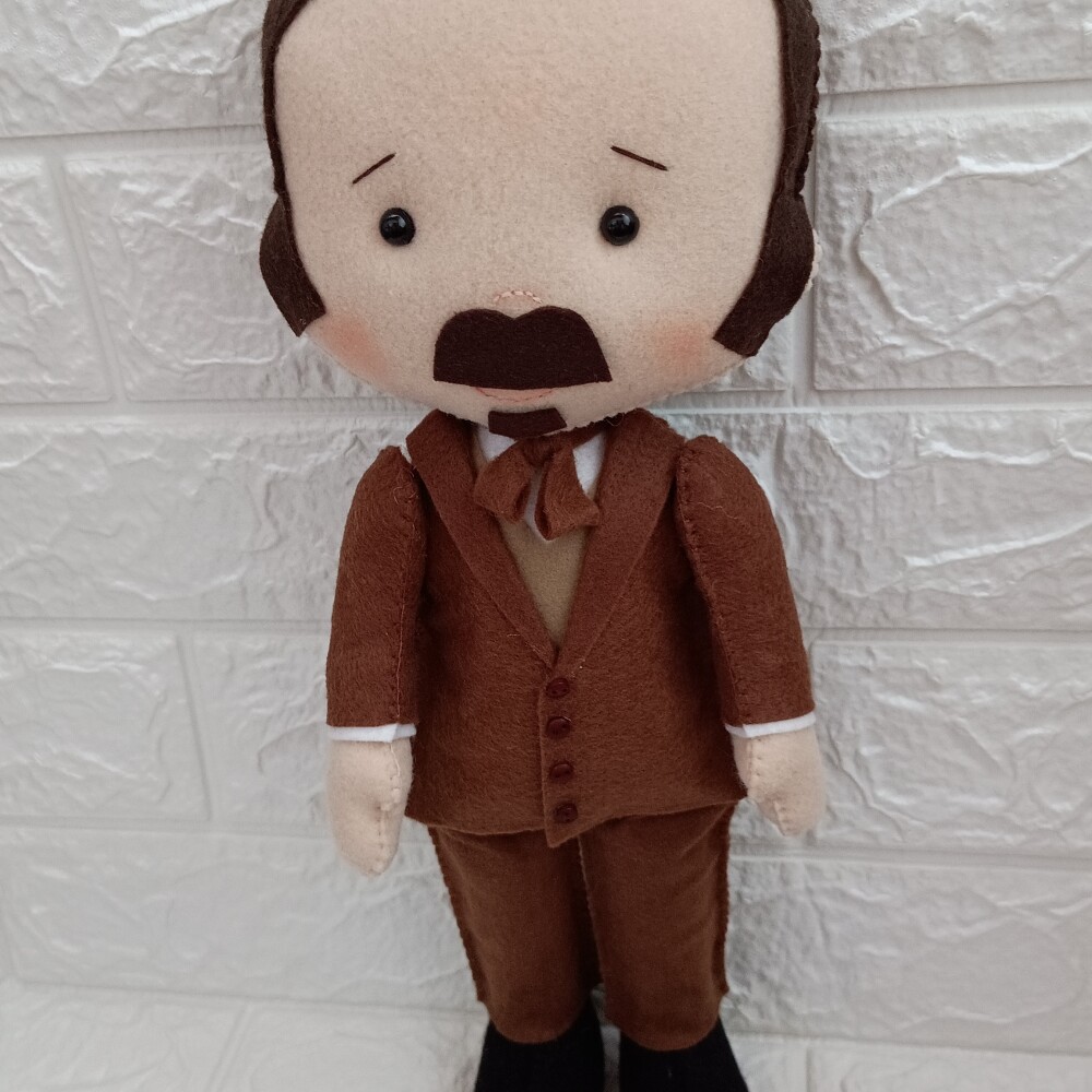 Boneco Allan Kardec
