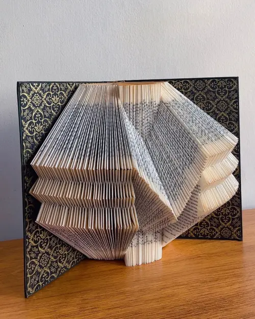 Escultura de Livro Decorativa