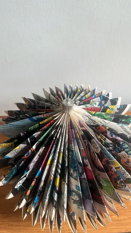 Escultura de livro - gibi Marvel