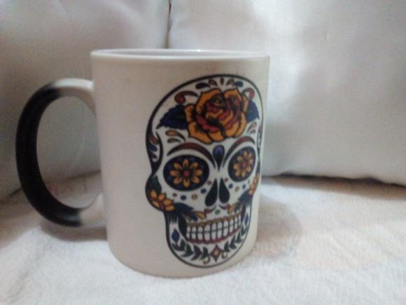 Caneca Mágica Caveira