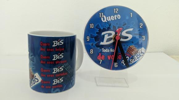Caneca Pascoa Personalizada com Relógio de Mesa Acrílico
