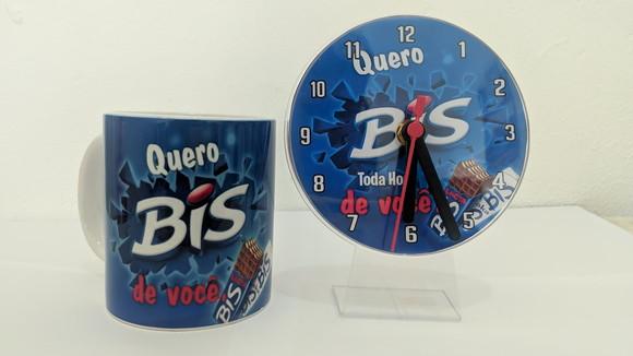 Caneca Pascoa Personalizada com Relógio de Mesa Acrílico