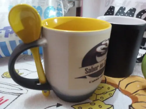 Caneca Mágica com Colher Personalizada