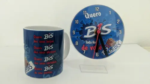 Caneca Pascoa Personalizada com Relógio de Mesa Acrílico