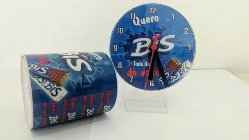 Caneca Pascoa Personalizada com Relógio de Mesa Acrílico