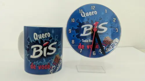 Caneca Pascoa Personalizada com Relógio de Mesa Acrílico