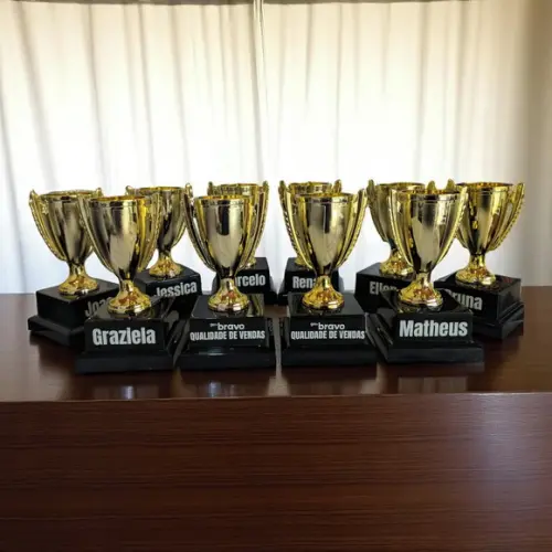 Troféu Dourado Personalizado
