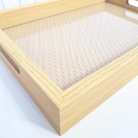 Bandeja 20x30cm Laminada com Fundo Tressê Fendi e Vidro