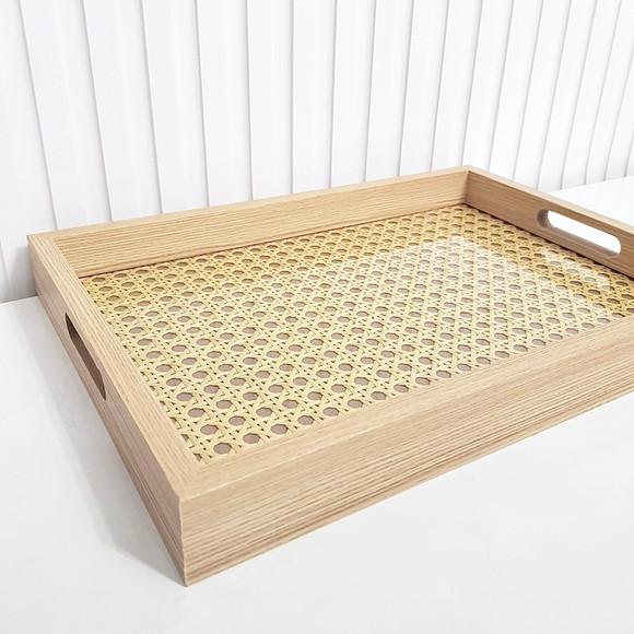 Bandeja 25x35cm Laminada com Fundo Palha Indiana e Vidro