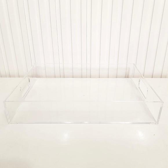 Bandeja 26x35cm Acrílico com Alças para Kit Higiene Bebê
