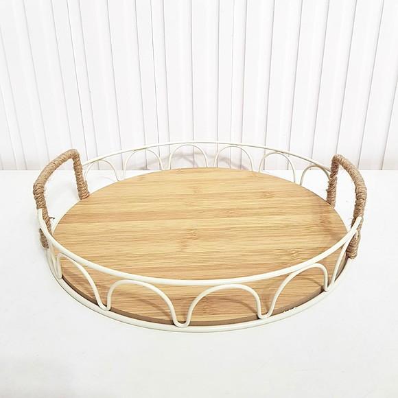 Bandeja 30cm Metal e Bambu Decorada - Creme Nude Kit Higiene