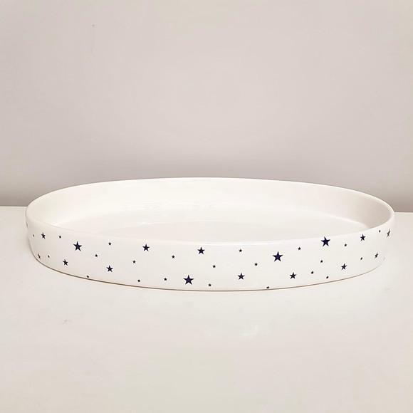 Bandeja de Cerâmica Oval Branca com Estrelas Azul Escuro