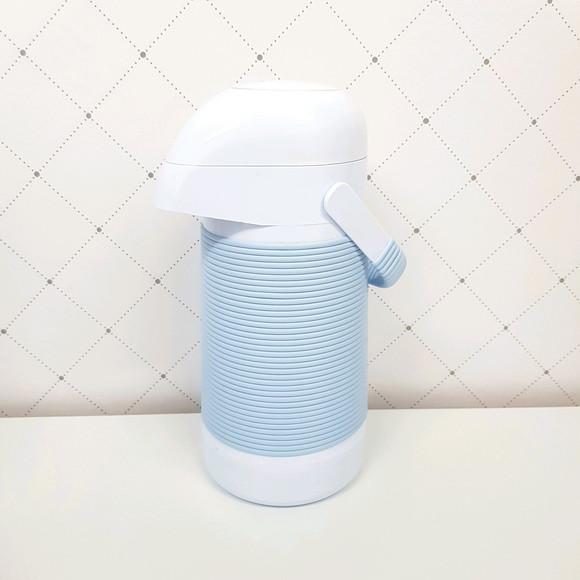 Garrafa Térmica com Capa Alinhavada Azul Bebê para Higiene