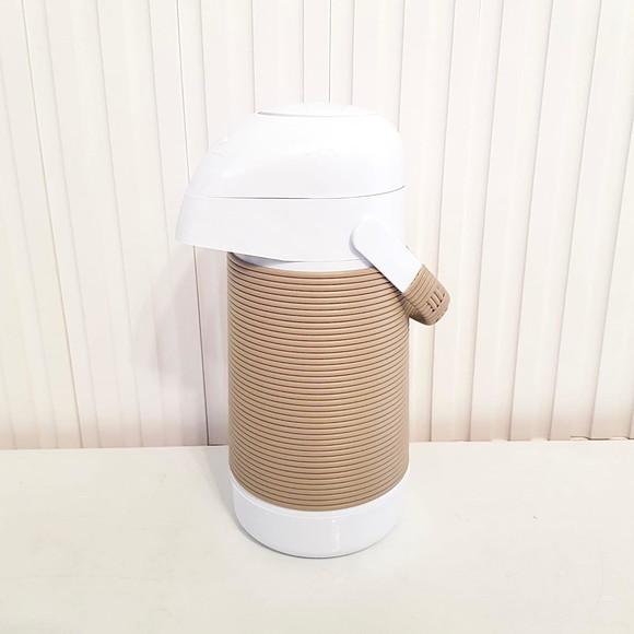 Garrafa Térmica com Capa Alinhavada Marrom Cappuccino