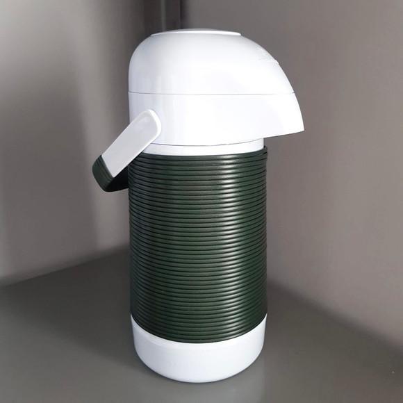 Garrafa Térmica com Capa Alinhavada Verde Musgo