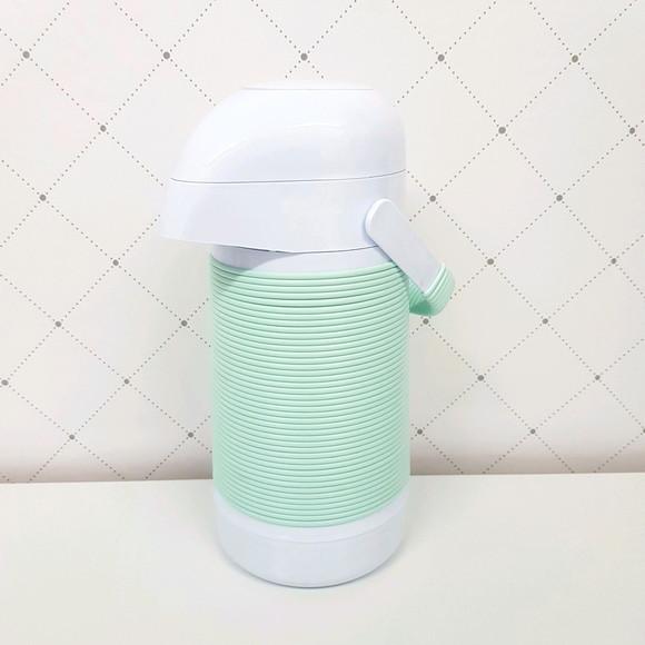 Garrafa Térmica com Capa Alinhavada Verde Bebê para Higiene