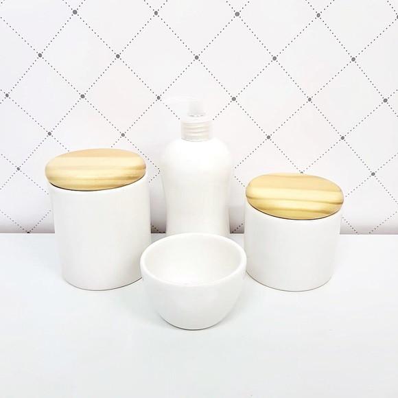 Kit Higiene 4 Peças Branco Tampinha de Madeira Pinus