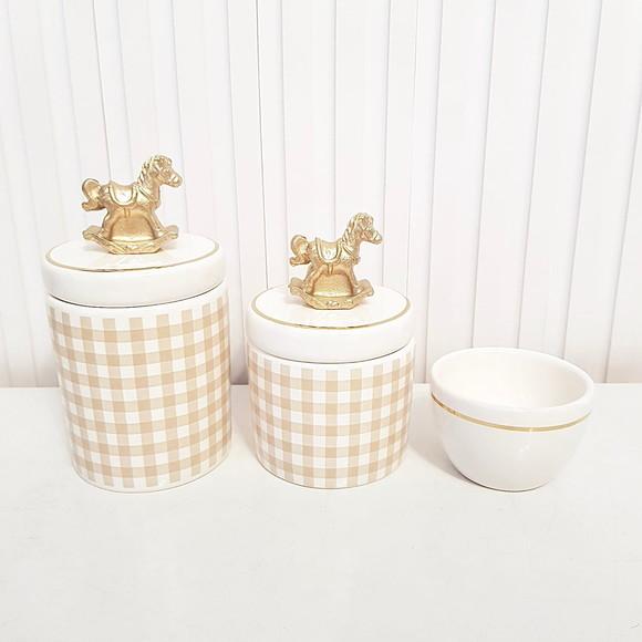 Kit Higiene Bebê 3 Pç Xadrez Bege Branco Fio Ouro Cavalinho