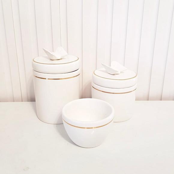 Kit Higiene Bebê 3 Pçs Branco c/ Filete Dourado + Borboleta