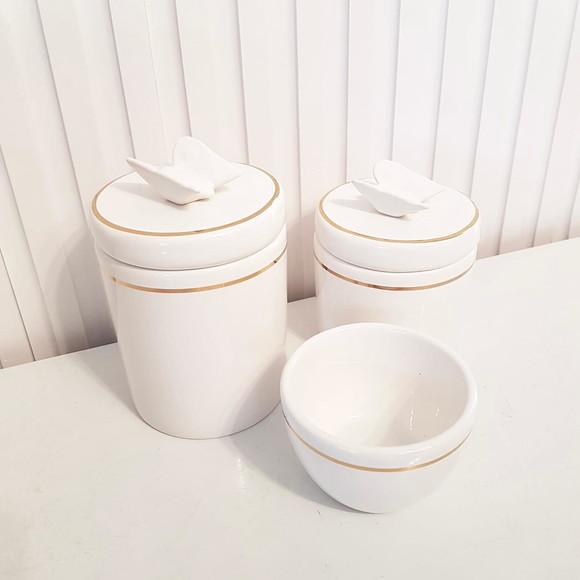 Kit Higiene Bebê 3 Pçs Branco c/ Filete Dourado + Borboleta