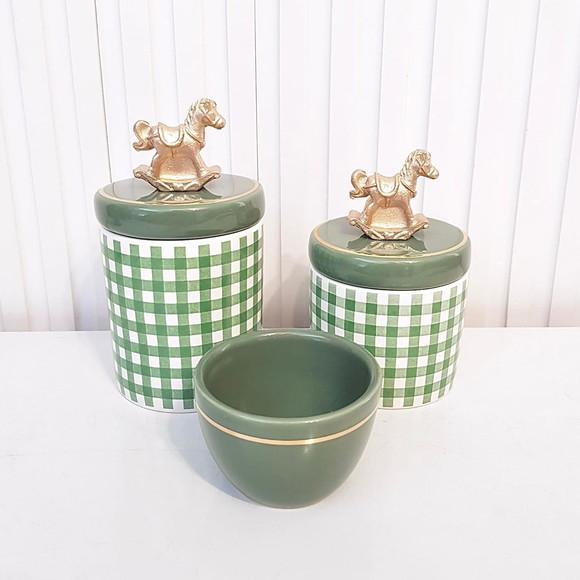 Kit Higiene Bebê 3 Pçs Xadrez Verde Filete Ouro + Cavalinho