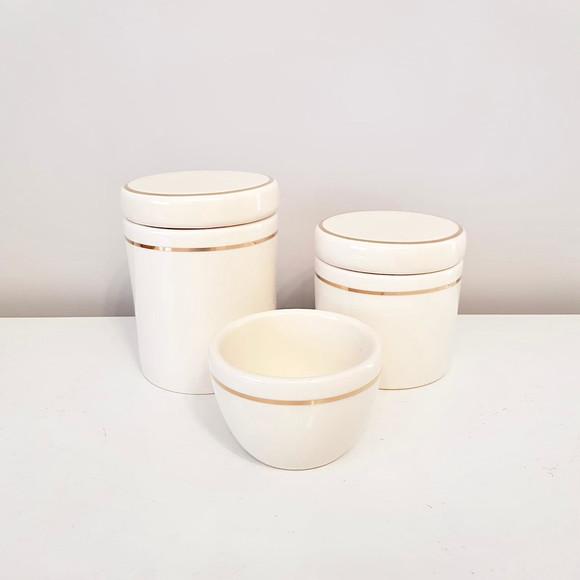 Kit Higiene Bebê 3 Peças Cerâmica Bege Creme Filete Dourado