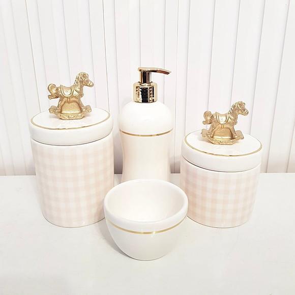 Kit Higiene Bebê 4 Pç Xadrez Rosa Branco Fio Ouro Cavalinho