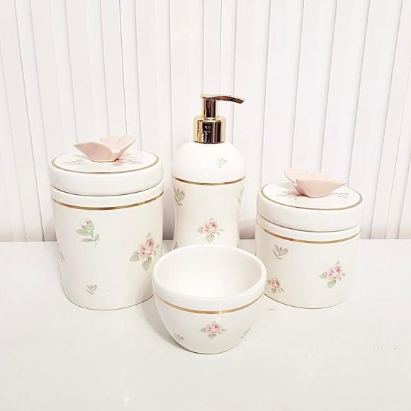 Kit Higiene Bebê 4 Peças Floral Filete Dourado + Borboleta