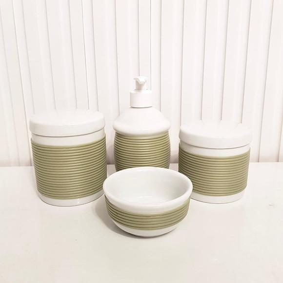 Kit Higiene Bebê 4 Peças Porcelana c/ Alinhavado Verde Oliva