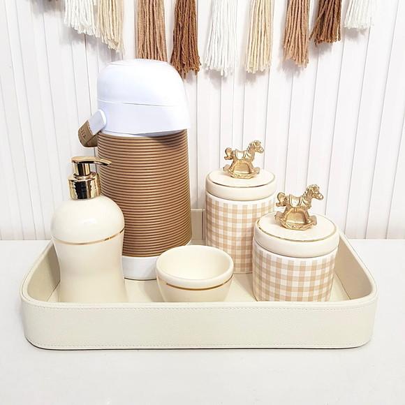 Kit Higiene Bebê Xadrez Bege Creme Marrom Fio Ouro Cavalinho