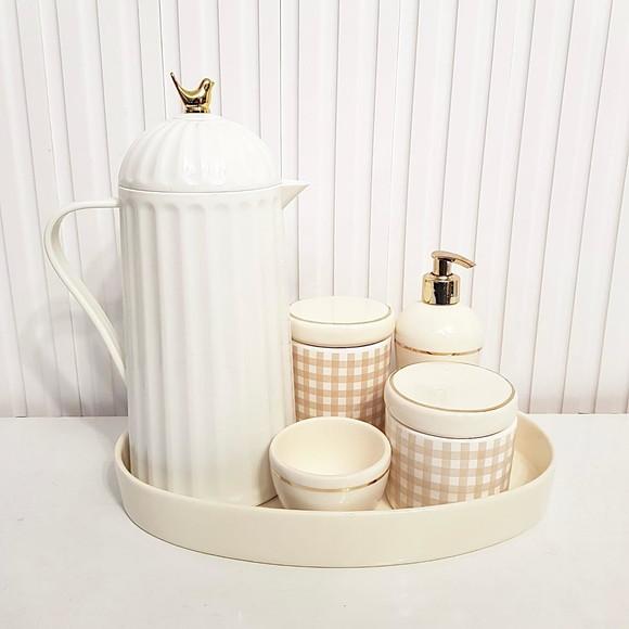 Kit Higiene Bebê Xadrez Vichy Branco e Bege Filete Dourado
